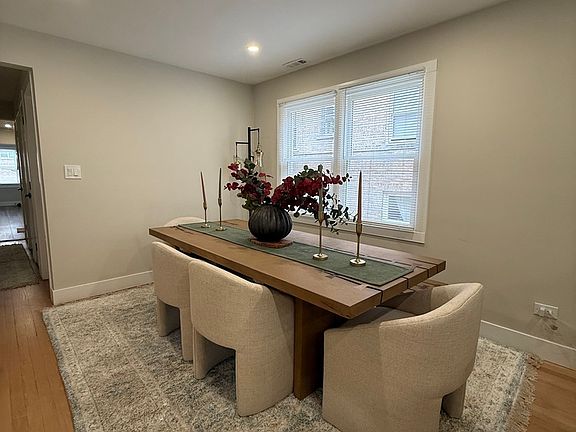 4th image of 2607 W Rascher Ave Unit 1