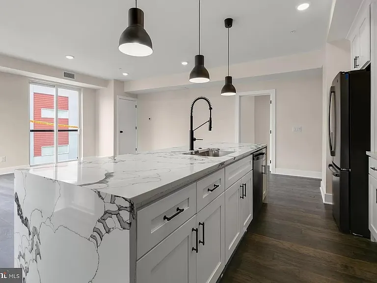 1868 Frankford Ave #404 — Photo 9