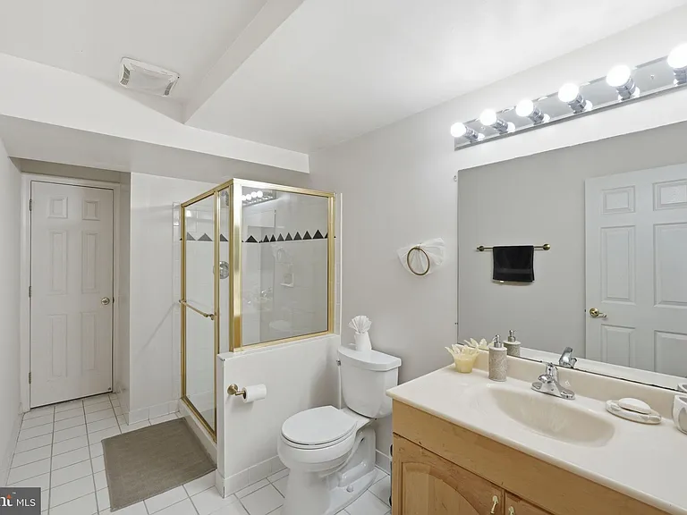13010 Boswell Ct — Photo 11