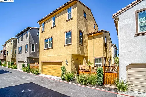 3009 Vittoria Loop Photo 1