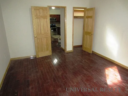 Rented by Universal Realty Group | media 10