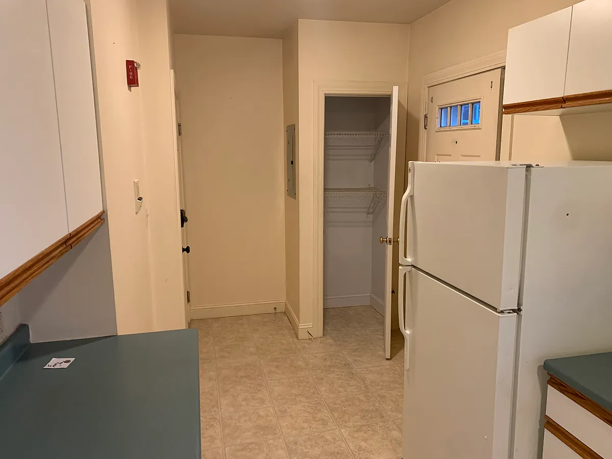 Building Photo - 356 E Merrimack St #5