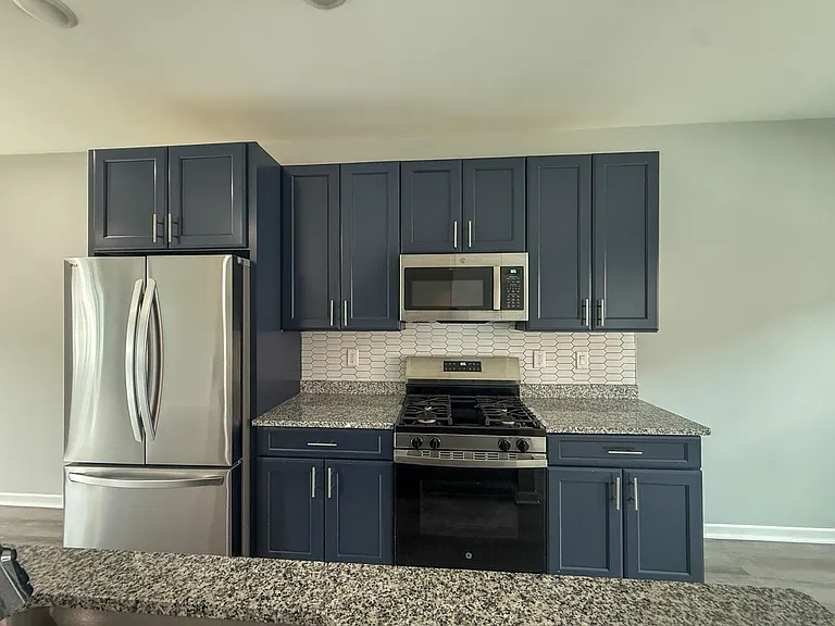 4861 Ludlow Ln — Photo 7