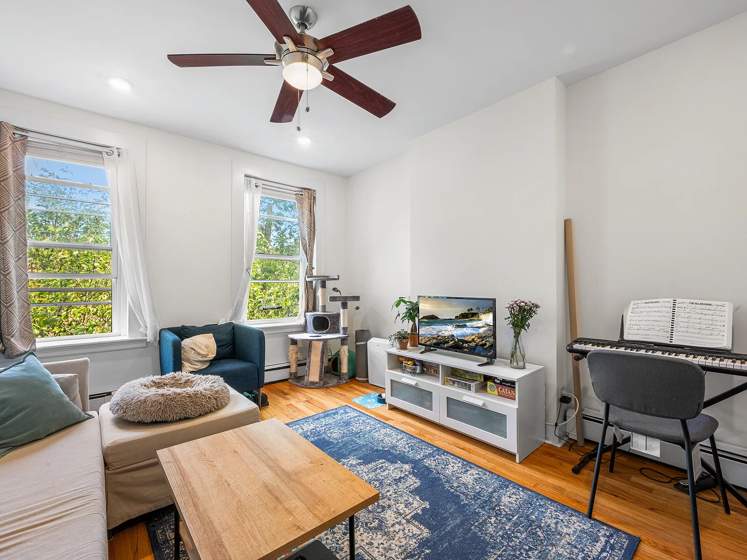 3 bed, 1350 sqft, $2,895 — Photo 4