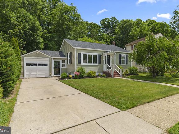 3rd image of 64 Edison Rd