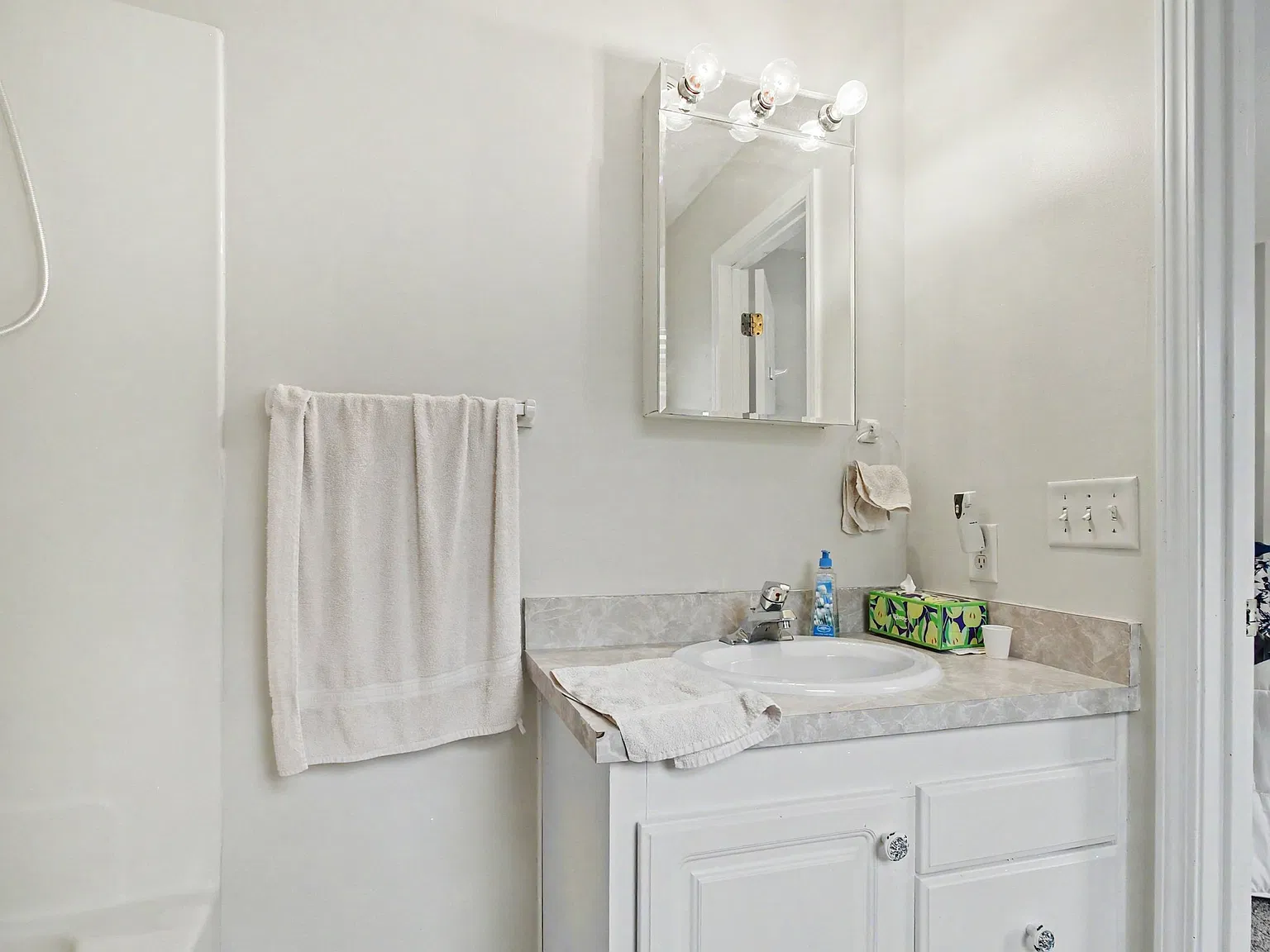 2 bed, 2.5 bath, 1010 sqft, $2,000 — Photo 2