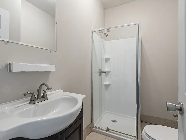 3 Bedroom / 2 Bathroom House in Glen Iris — Photo 12