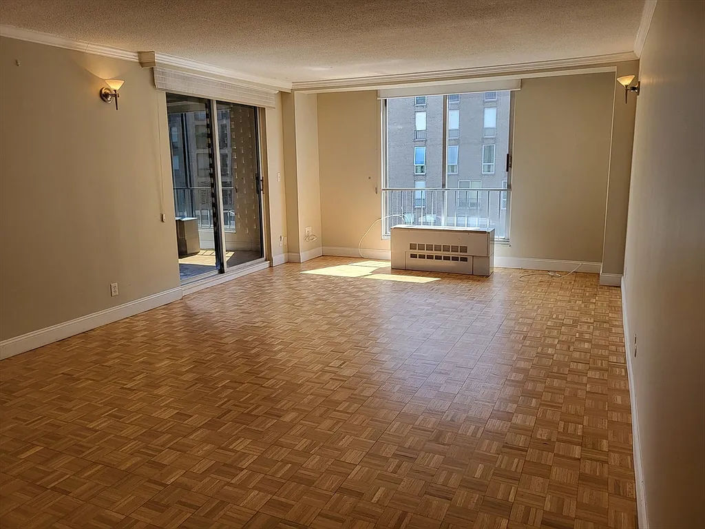 2 bed, 2.0 bath, 1005 sqft, $3,950 — Photo 3
