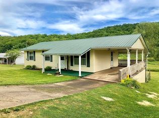 242 Reedyville Rd, Spencer, WV 25276