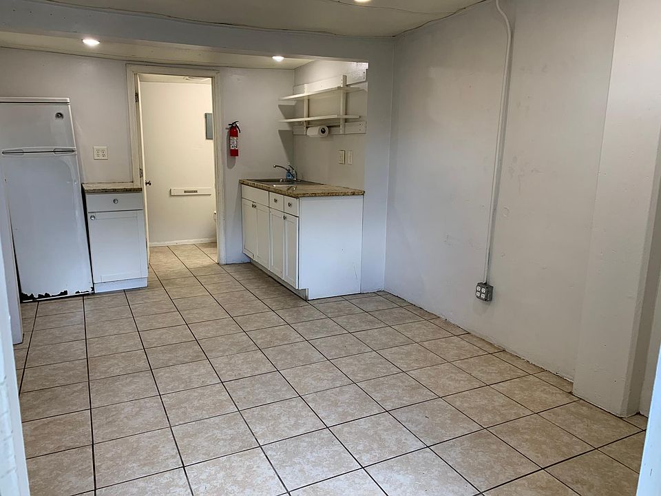 2nd image of 1305 N Nebraska Ave #5