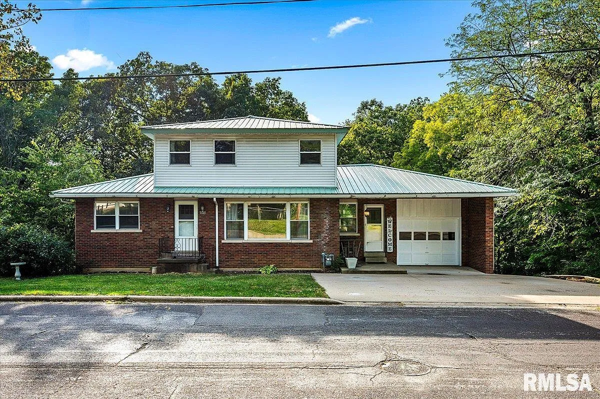1131 Pekin Ave photo 1