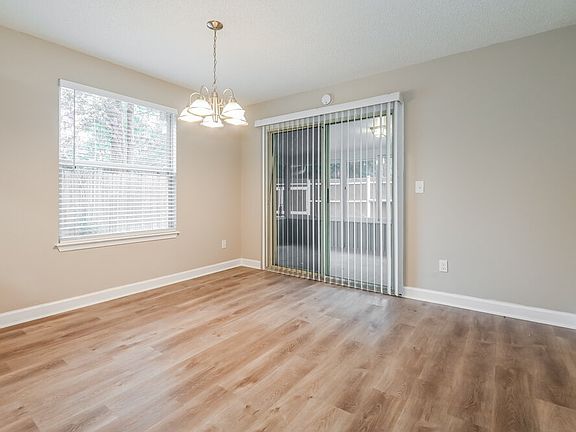 4th image of 2655 McCormick Woods Dr