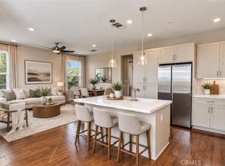 902 N Botanica Ln Unit A, Azusa, CA 91702