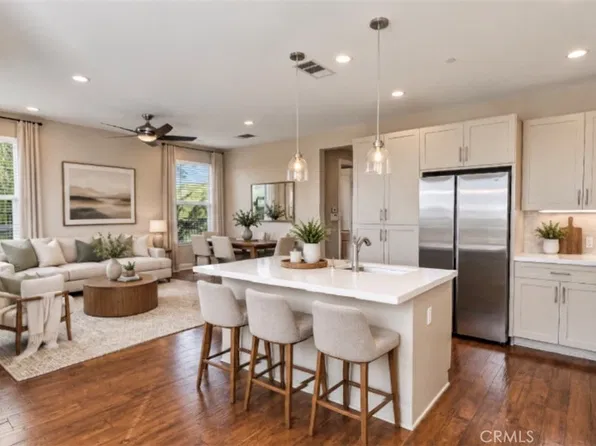 902 N Botanica Ln Unit A, Azusa, CA 91702
