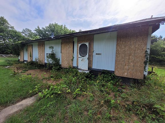 3rd image of 60355 N Main St