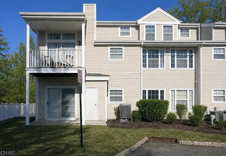 1023 Castle Rd — Photo 1