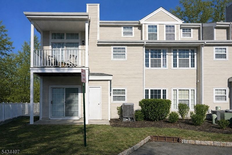 1st image of 1023 Castle Rd