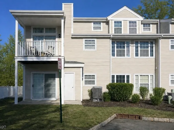 1023 Castle Rd, Mahwah, NJ 07430