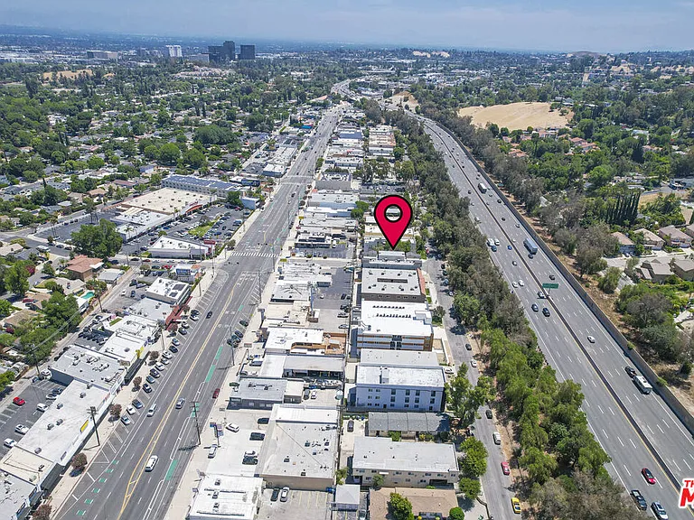 22705 Del Valle St #5 — Photo 13