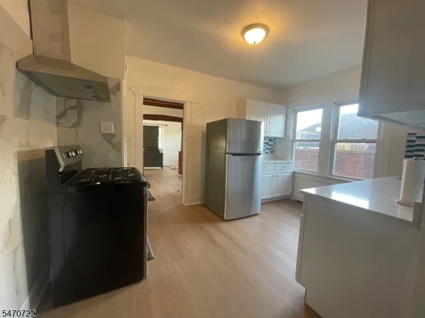 107 Broadway #1, Elmwood Park, NJ 07407