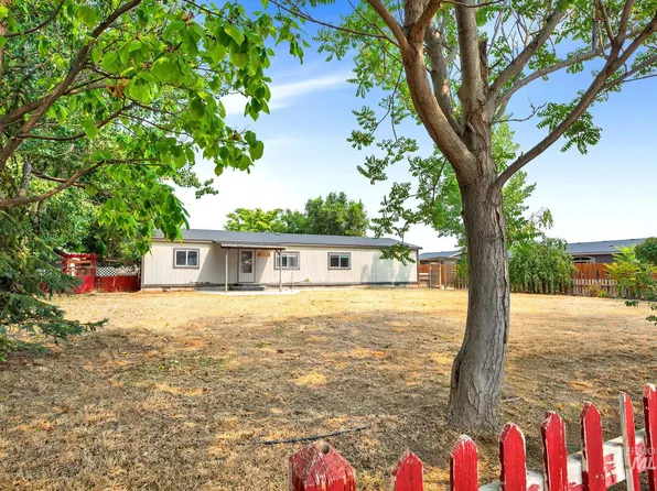 20290 Apricot Ln, Caldwell, ID 83607