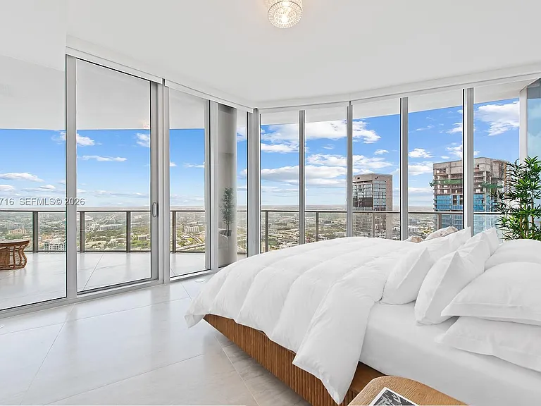 851 NE 1st Ave #Penthouse 5402 — Photo 12