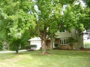 64 Rainbow Dr, Bettendorf, IA 52722