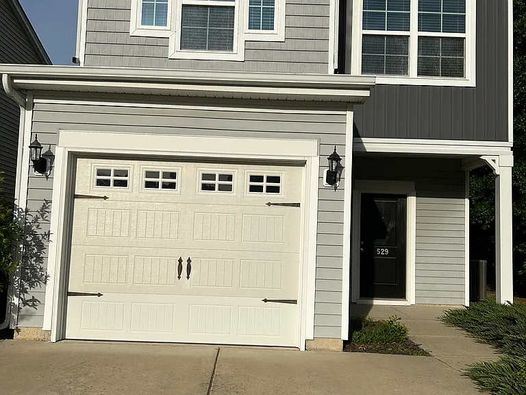 529 Finnegan Ln — Photo 1