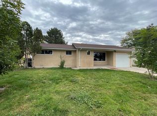 36 Scotland Rd, Pueblo, CO 81001