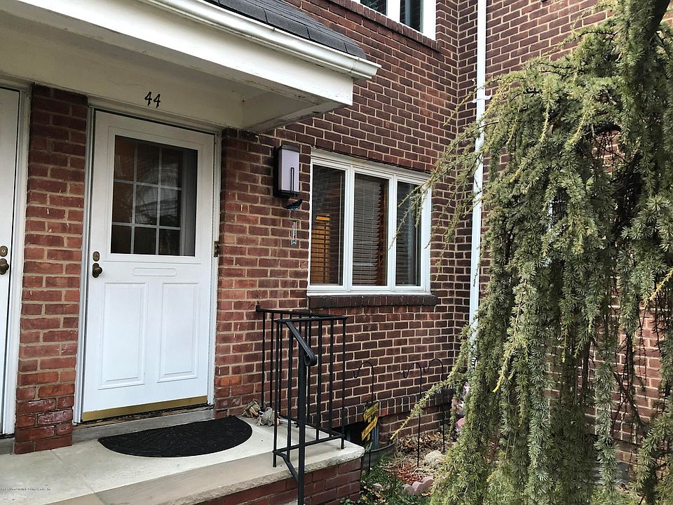 1st image of 44 Seth Ct