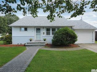 47 Fulton Ave, Hicksville, NY 11801