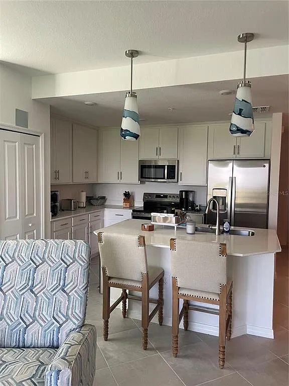2 bed, 2.0 bath, 1313 sqft, $2,500 — Photo 2