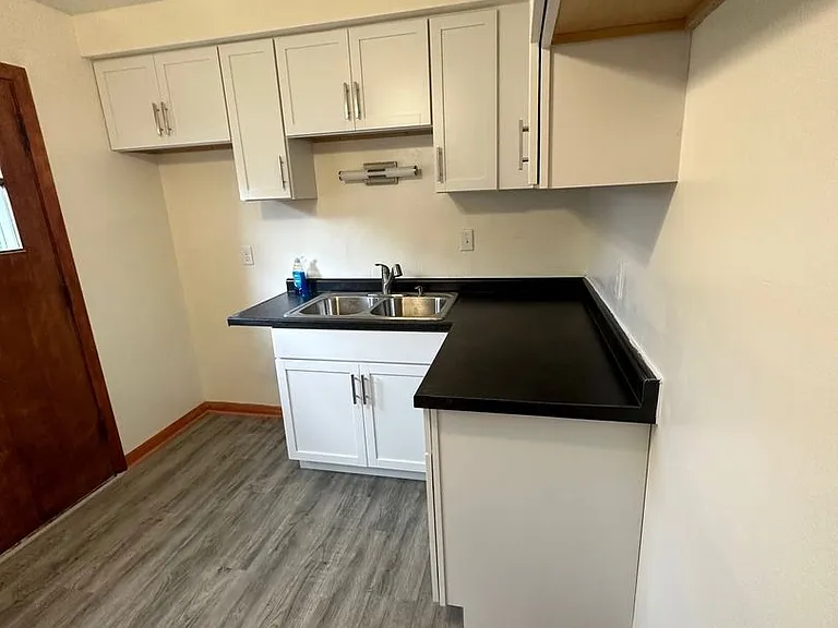 6713 W Bluemound Rd #53213-7300 — Photo 8