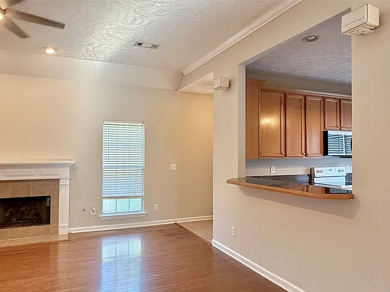 9505 Greythorne Ct — Photo 6