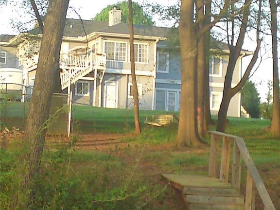 3rd image of 103 Amanda Dr