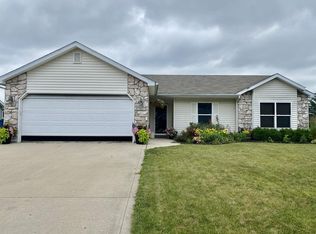 806 Cora Ln, Fremont, IN 46737