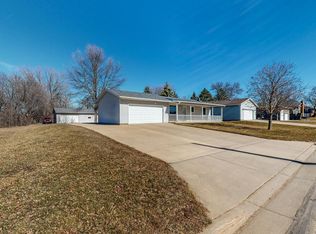 315 6th St SE, Stewartville, MN 55976