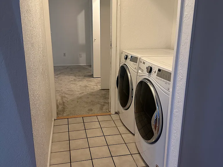 2424 Alvarado Dr NE — Photo 8
