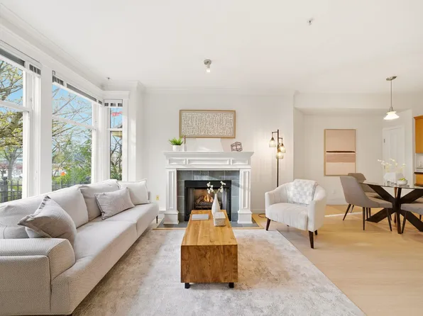 2608 Yukon St, Vancouver, BC V5Y 3P8