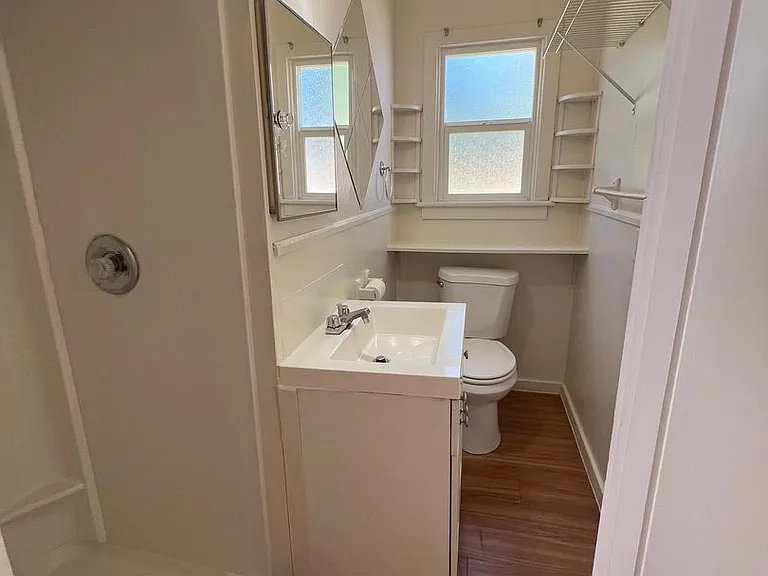 717 SW 4th St — Photo 15