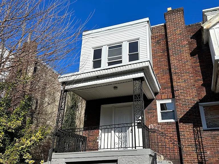 1827 Sulis St — Photo 1