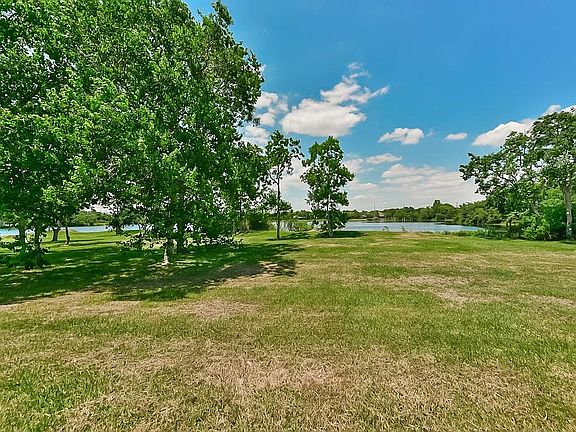 2nd image of 3294 Gladewater Ln