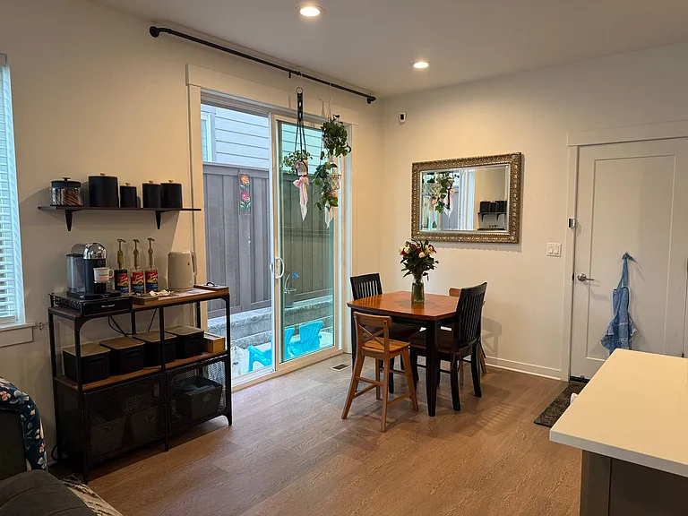 2555 NE Purcell Blvd — Photo 7