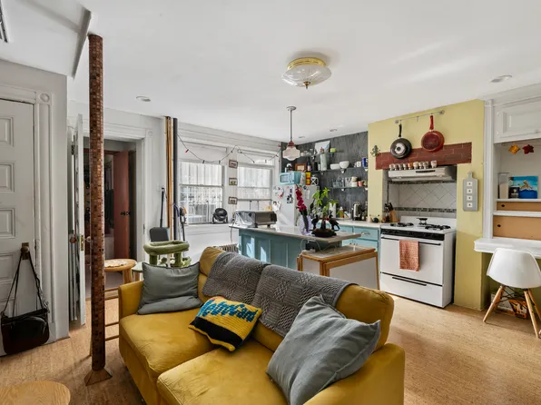 882 Park Place image 29 of 49