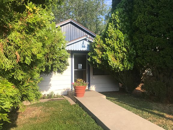 3rd image of 130 S Grand Mesa Dr