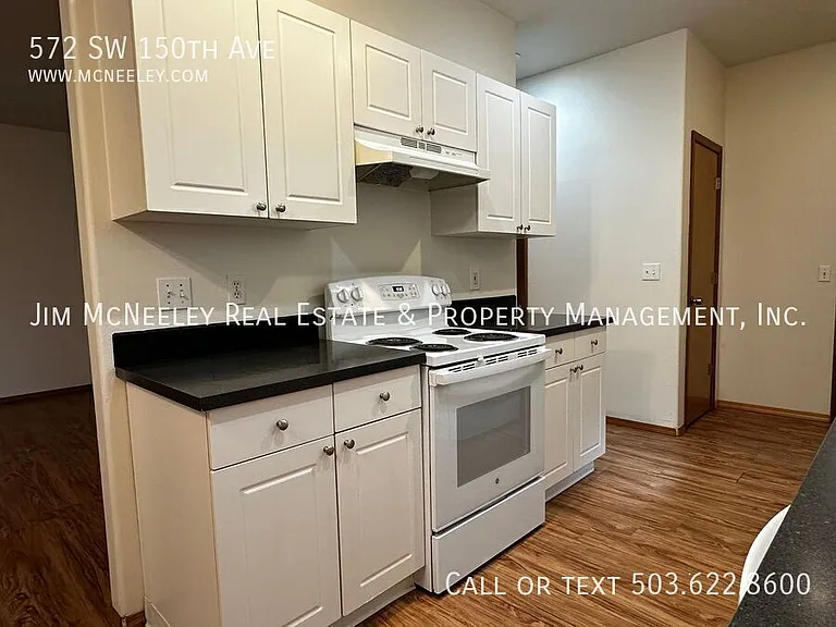 572 SW 150th Ave — Photo 11