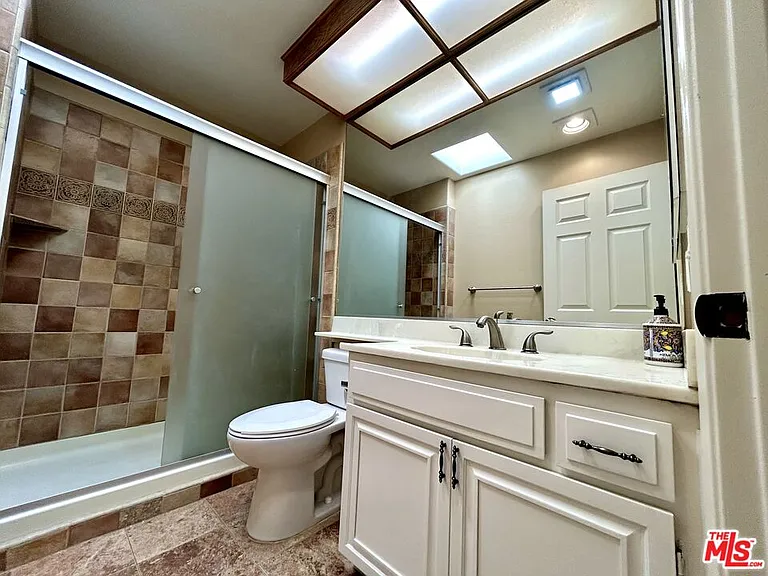 5145 Yarmouth Ave #25 — Photo 11