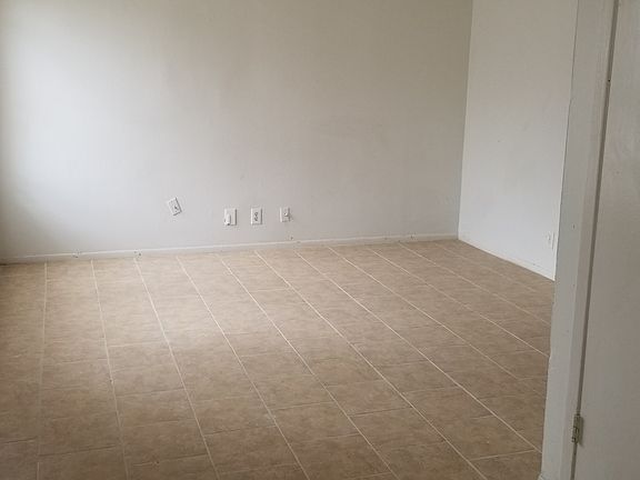 3rd image of 4223 Woodmanor Dr #1