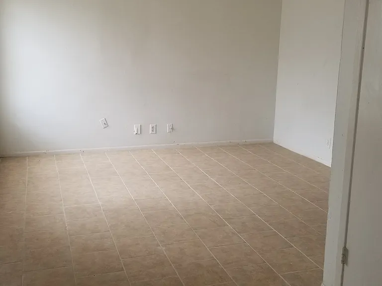 4223 Woodmanor Dr #1 — Photo 3
