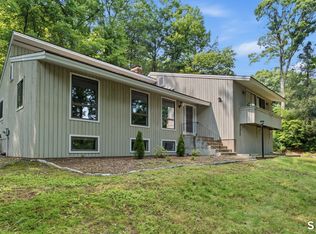 21 Hemlock Ln, Avon, CT 06001